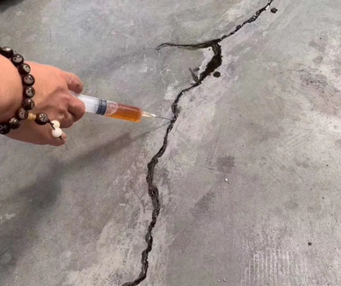 北泉镇混凝土裂缝修补技术详解​